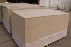 密度板批发厂家教给大家选择板材的妙招